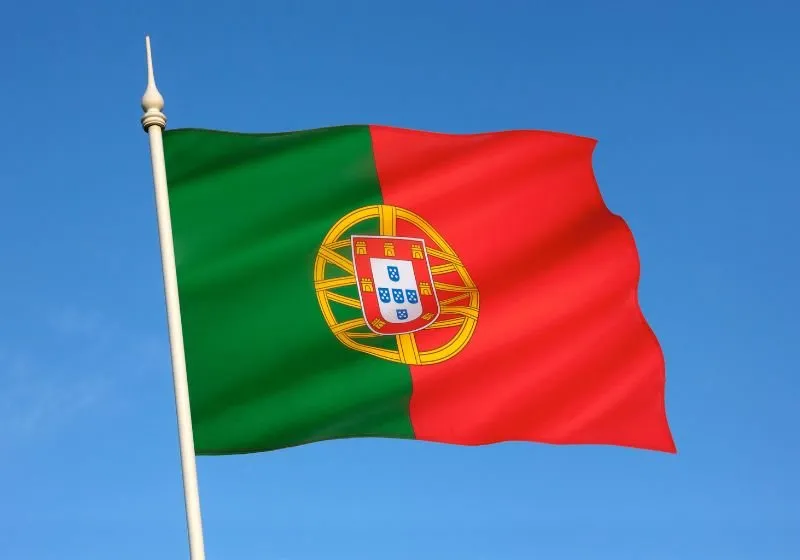 bandeira de Portugal em um fundo azul