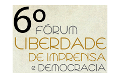 Logo VI Fórum Liberdade de Imprensa e Democracia com o fundo cinza e letras em preto e dourado