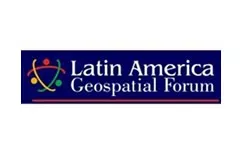 Imagem latin americana geospatial forum com fundo azul e escritos na cor branca